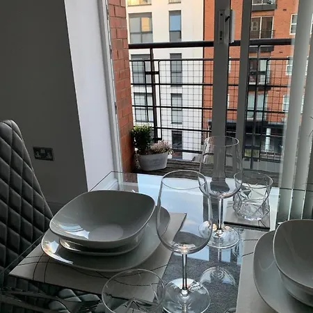 Absolute Stays At The Qube -utilita-city Center-the Rep-icc-nia-edgbaston Cricket-free Wifi- Contractors-sealife-brindleyplace *